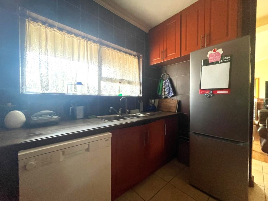 To Let 3 Bedroom Property for Rent in Country Club Western Cape